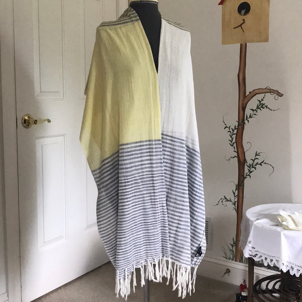Lightweight, patterned scarf